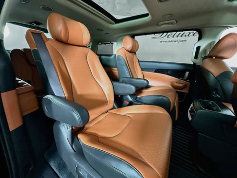 Used 2025 Kia Carnival SX Prestige FWD image 29