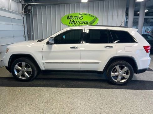 Used 2013 Jeep Grand Cherokee Overland image 5