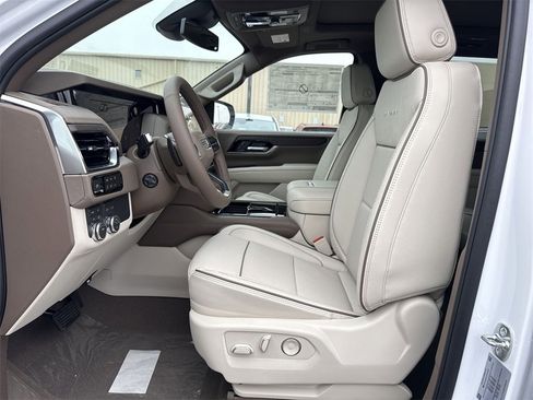 New 2026 GMC Yukon XL Denali image 13