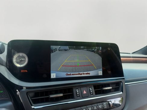 Used 2025 Lexus ES 350 w/ Premium Package FWD image 16