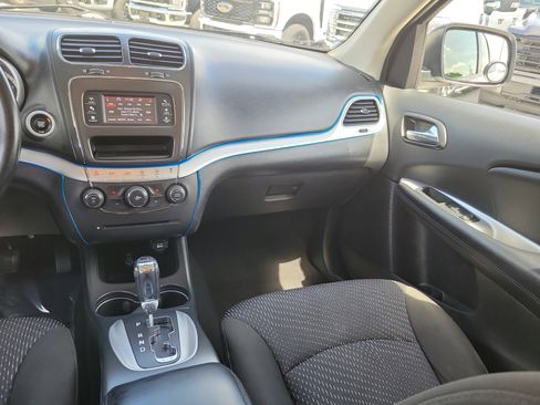 Used 2020 Dodge Journey SE w/ SE Popular Equipment Group FWD image 16
