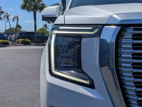 Used 2022 GMC Yukon XL Denali AWD/4WD image 10