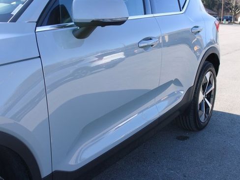 Used 2025 Volvo XC40 B5 Plus image 48