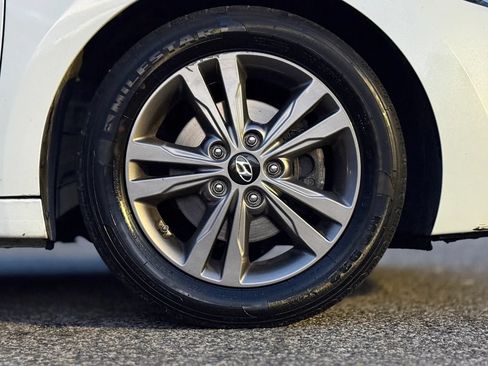 Used 2018 Hyundai Elantra SEL FWD image 29