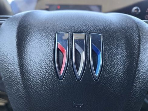 Used 2025 Buick Envista Preferred FWD image 25