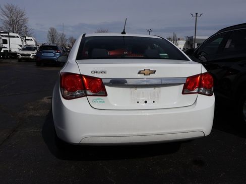 Used 2014 Chevrolet Cruze LS image 14