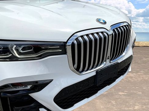 Used 2021 BMW X7 xDrive40i w/ M Sport Package AWD/4WD image 34