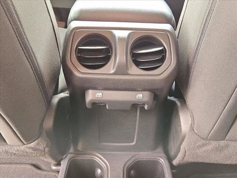 Used 2021 Jeep Wrangler Unlimited Sport AWD/4WD image 16