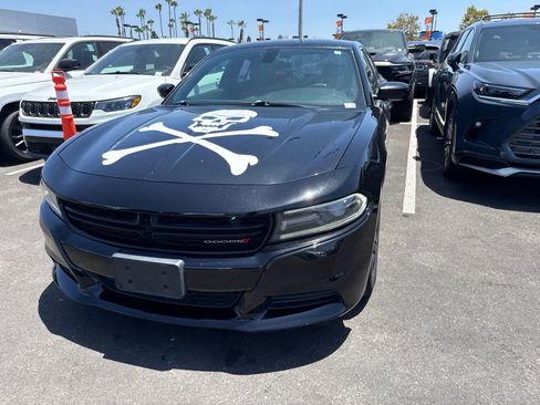 Used 2018 Dodge Charger SXT RWD image 3