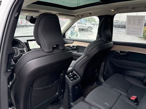 Used 2025 Volvo XC90 T8 Plus w/ Protection Package Premier AWD/4WD image 28