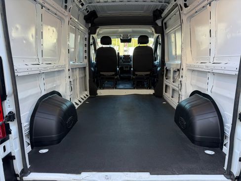 Used 2024 RAM ProMaster 2500 w/ Convenience Group FWD image 6