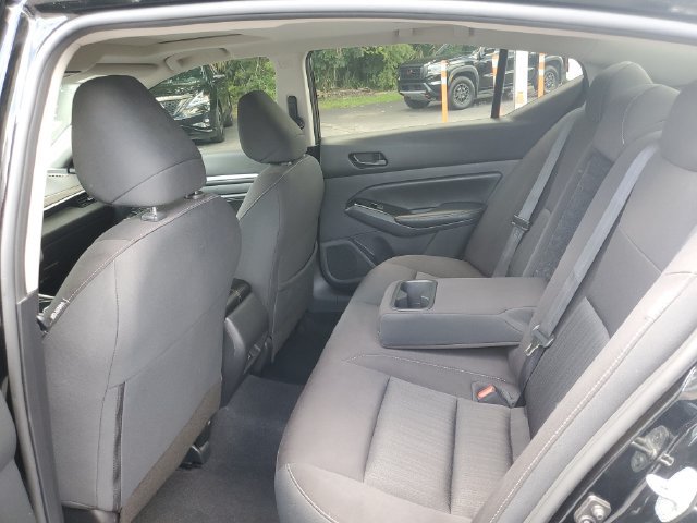 Used 2023 Nissan Altima 2.5 SV w/ SV Premium Package FWD image 9