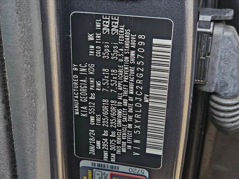 Used 2024 Kia Sorento S image 24