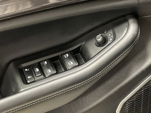 Used 2022 Jeep Grand Cherokee Altitude RWD image 15