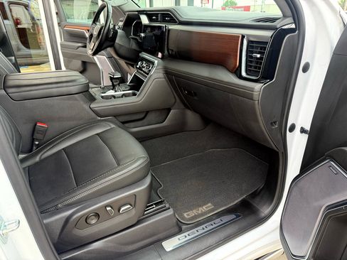 Used 2023 GMC Sierra 1500 Denali w/ Denali Reserve Package image 16