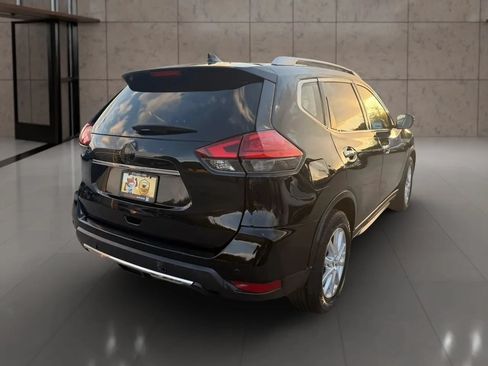 Used 2019 Nissan Rogue SV FWD image 13