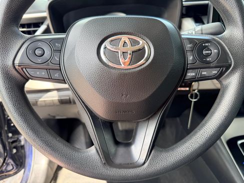 Used 2022 Toyota Corolla LE FWD image 15