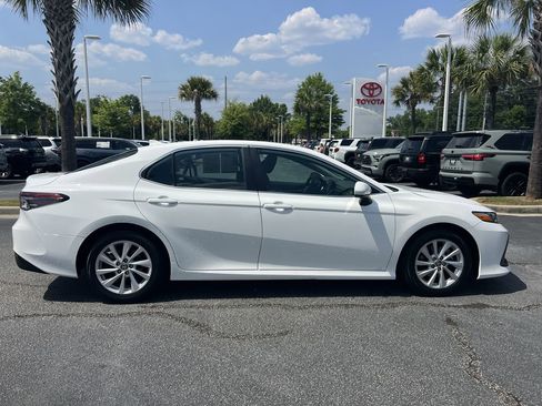 Used 2024 Toyota Camry LE FWD image 11