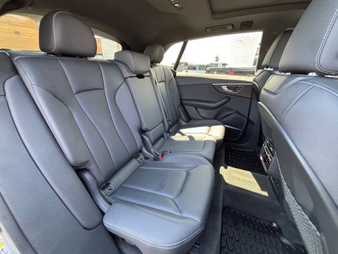 Used 2019 Audi Q8 Premium Plus w/ Premium Plus AWD/4WD image 25