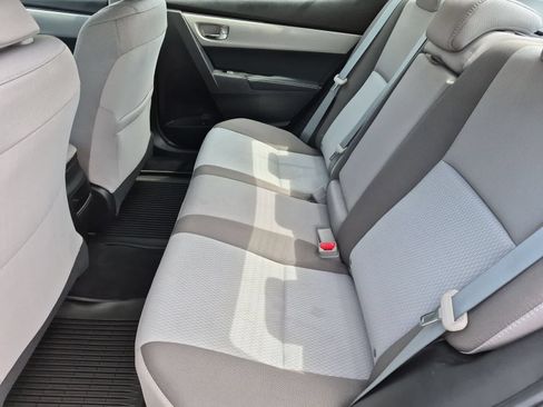 Used 2018 Toyota Corolla LE FWD image 18