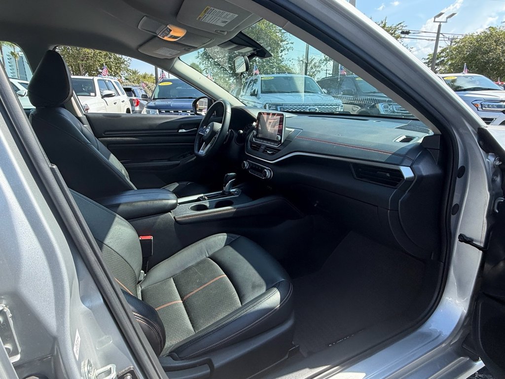 Used 2021 Nissan Altima 2.5 SR FWD image 14