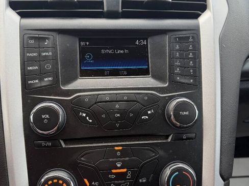 Used 2015 Ford Fusion SE FWD image 13