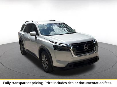 Used 2025 Nissan Pathfinder SV