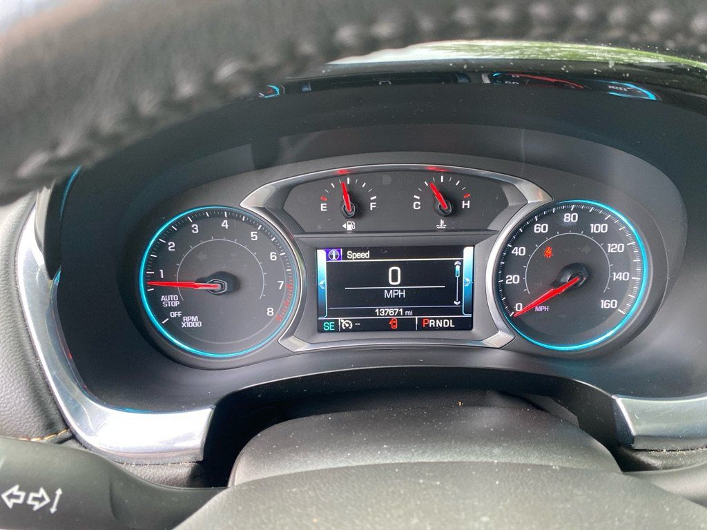 Used 2019 Chevrolet Traverse LT w/ LT Premium Package AWD/4WD image 11