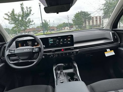 New 2026 Kia Sorento LX FWD image 3