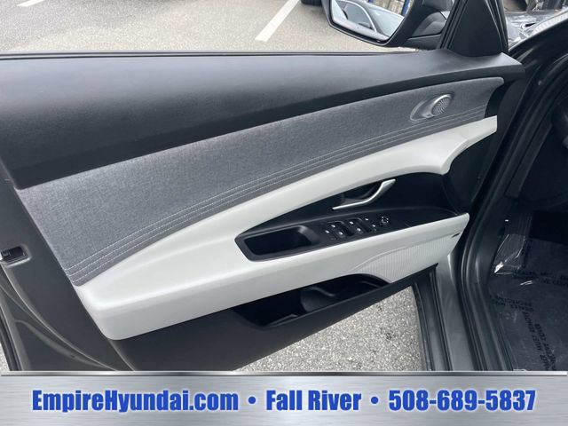 Used 2024 Hyundai Elantra Limited FWD image 15
