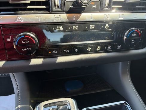 New 2026 Nissan Pathfinder SL image 17