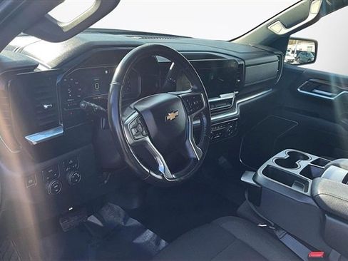 Used 2022 Chevrolet Silverado 1500 LT image 12