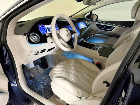 Used 2022 Mercedes-Benz EQS 580 4MATIC Sedan image 29