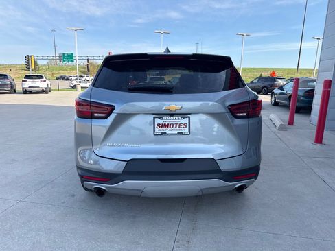 Used 2025 Chevrolet Blazer LT image 3