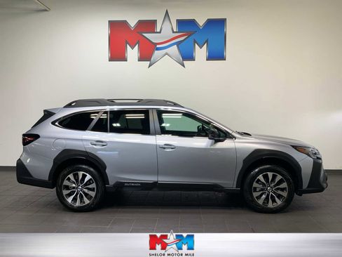 Used 2025 Subaru Outback Limited image 1