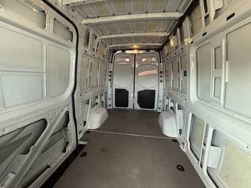 Used 2025 Mercedes-Benz Sprinter 2500 image 22