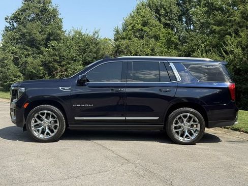 Used 2021 GMC Yukon Denali w/ Denali Premium Package AWD/4WD image 4