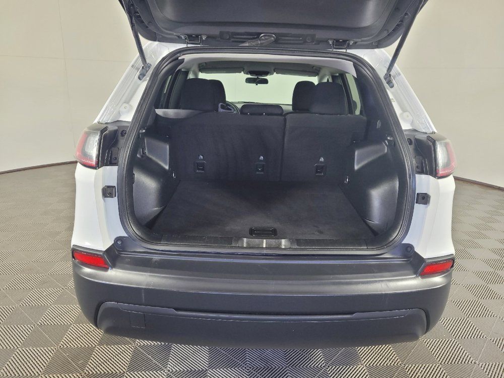 Used 2019 Jeep Cherokee Latitude w/ Popular Appearance Group FWD image 29