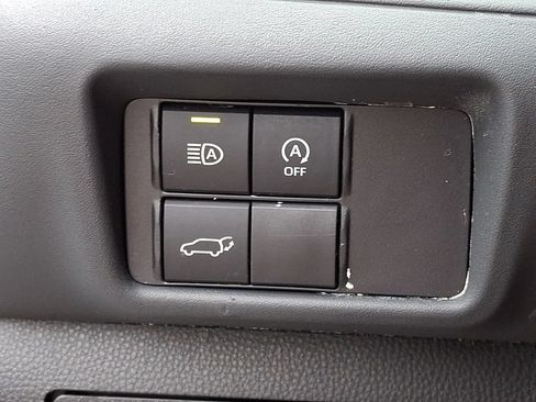 Certified 2025 Toyota Highlander LE AWD/4WD image 30