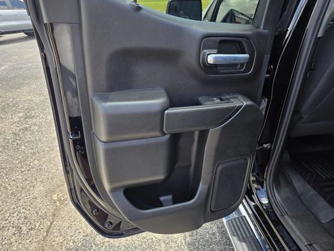 Used 2020 Chevrolet Silverado 1500 Custom w/ Custom Value Package RWD image 12