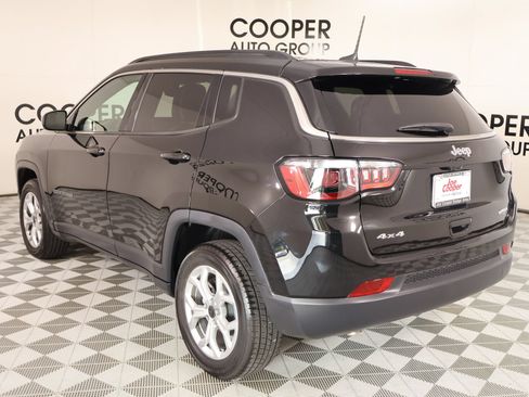 Used 2025 Jeep Compass Latitude AWD/4WD image 22
