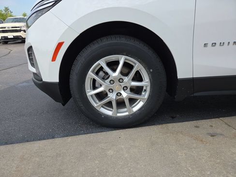 Certified 2024 Chevrolet Equinox LT FWD image 30