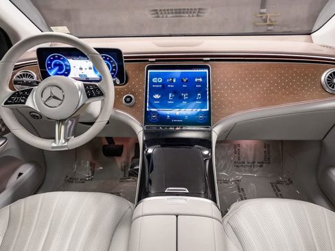 Certified 2023 Mercedes-Benz EQE 350+ SUV image 15