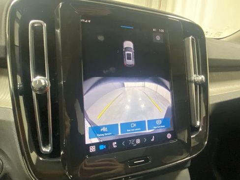 Certified 2025 Volvo XC40 B5 Core image 26