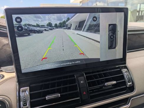 Certified 2023 Lincoln Navigator L Reserve AWD/4WD image 19