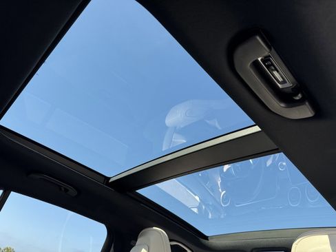 New 2026 Mercedes-Benz GLC 300 image 3