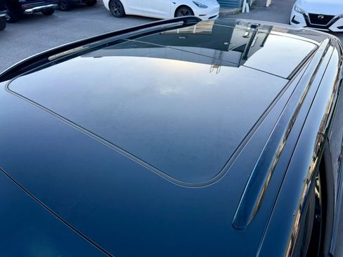 Used 2017 Porsche Cayenne Platinum Edition image 16