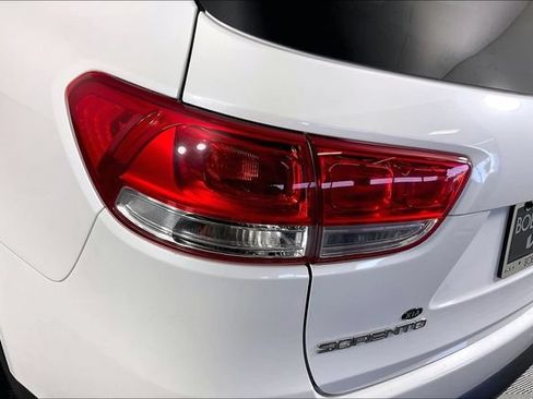 Used 2017 Kia Sorento LX FWD image 21