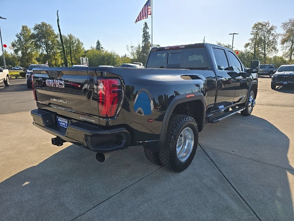 Used 2025 GMC Sierra 3500 Denali AWD/4WD image 6