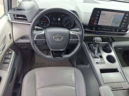 Used 2021 Toyota Sienna Limited AWD/4WD image 21